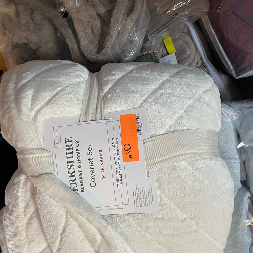 Luxury Berkshire White Coverlet Set with Shams